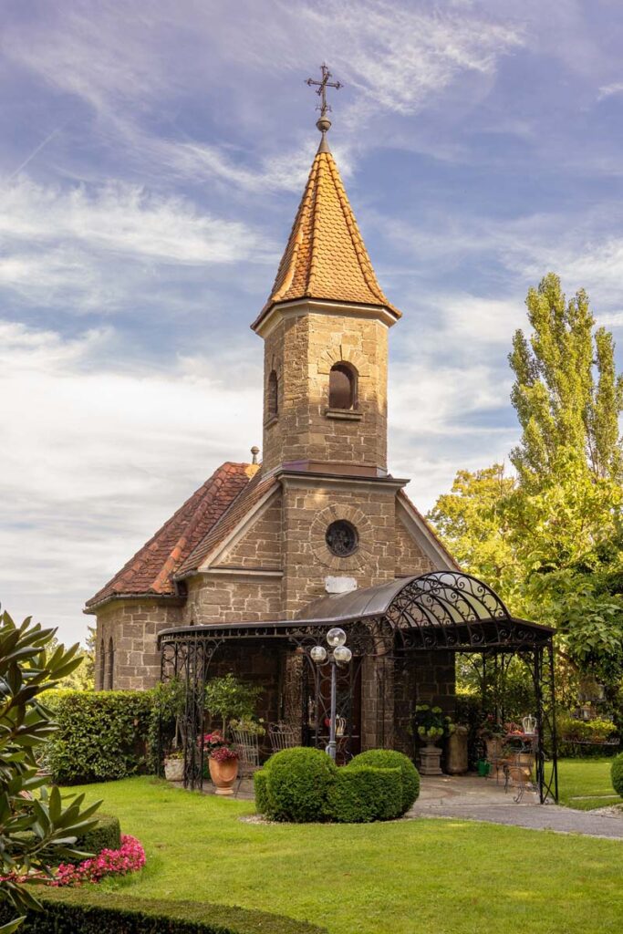 Schoss Hantberg Kapelle Außenaufnahme